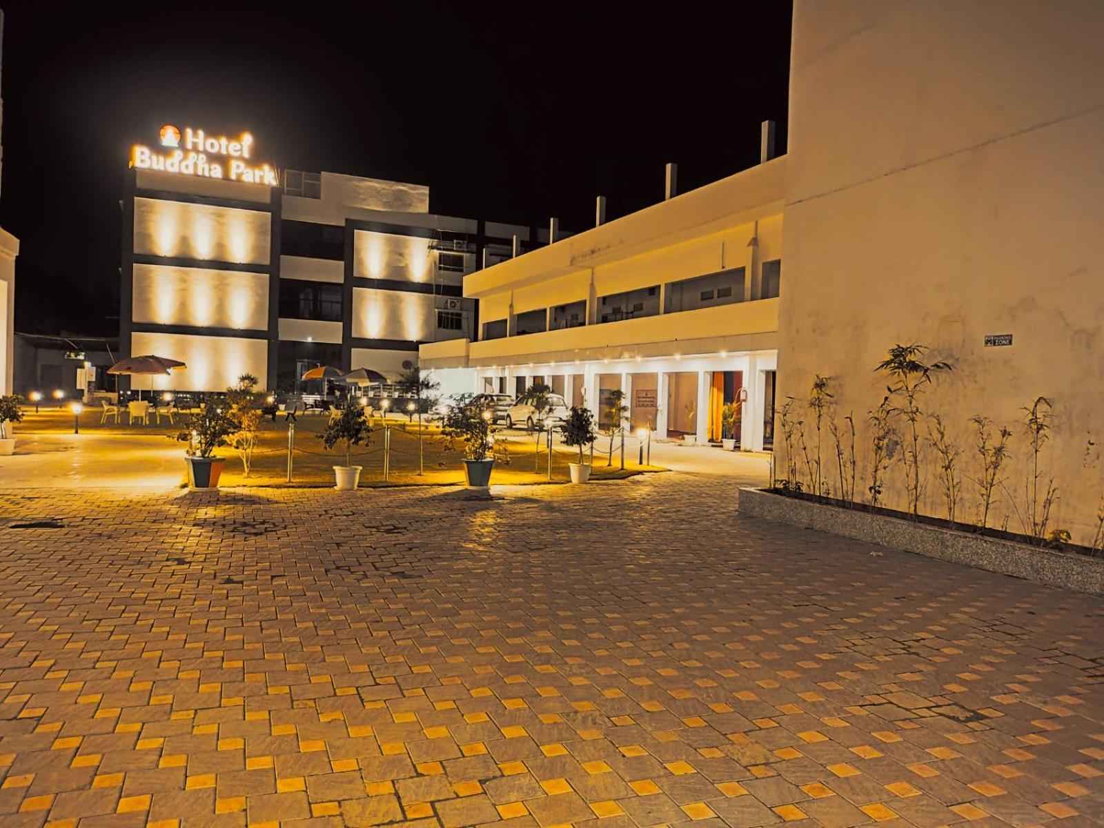Hotel Buddha Park, Paharia, Varanasi Ngoại thất bức ảnh