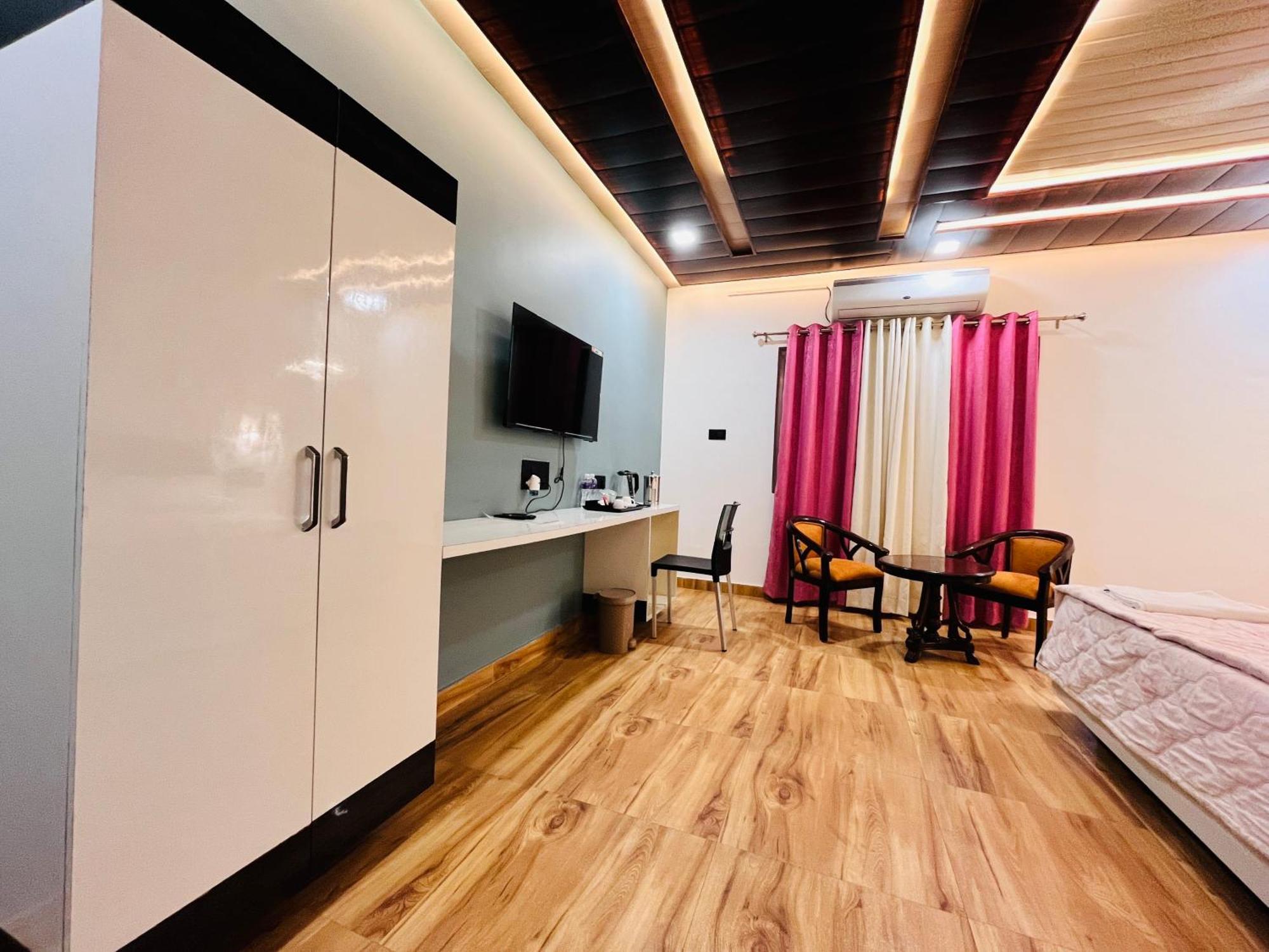 Hotel Buddha Park, Paharia, Varanasi Ngoại thất bức ảnh